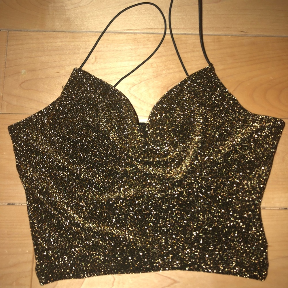 GOLD SPARKLY CROP TOP!